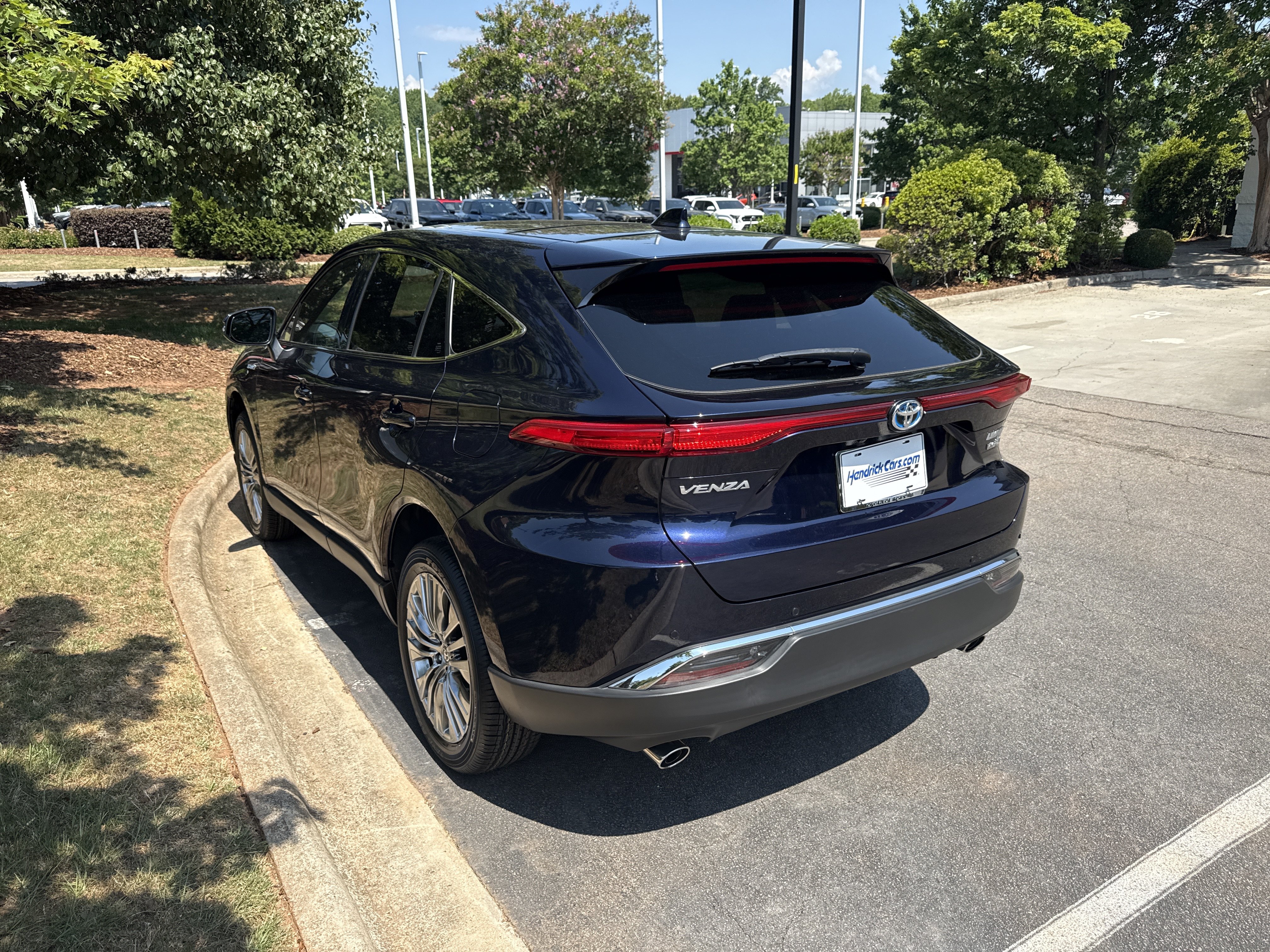Used 2021 Toyota Venza Limited w/ Advanced Technology Package AWD/4WD image 8