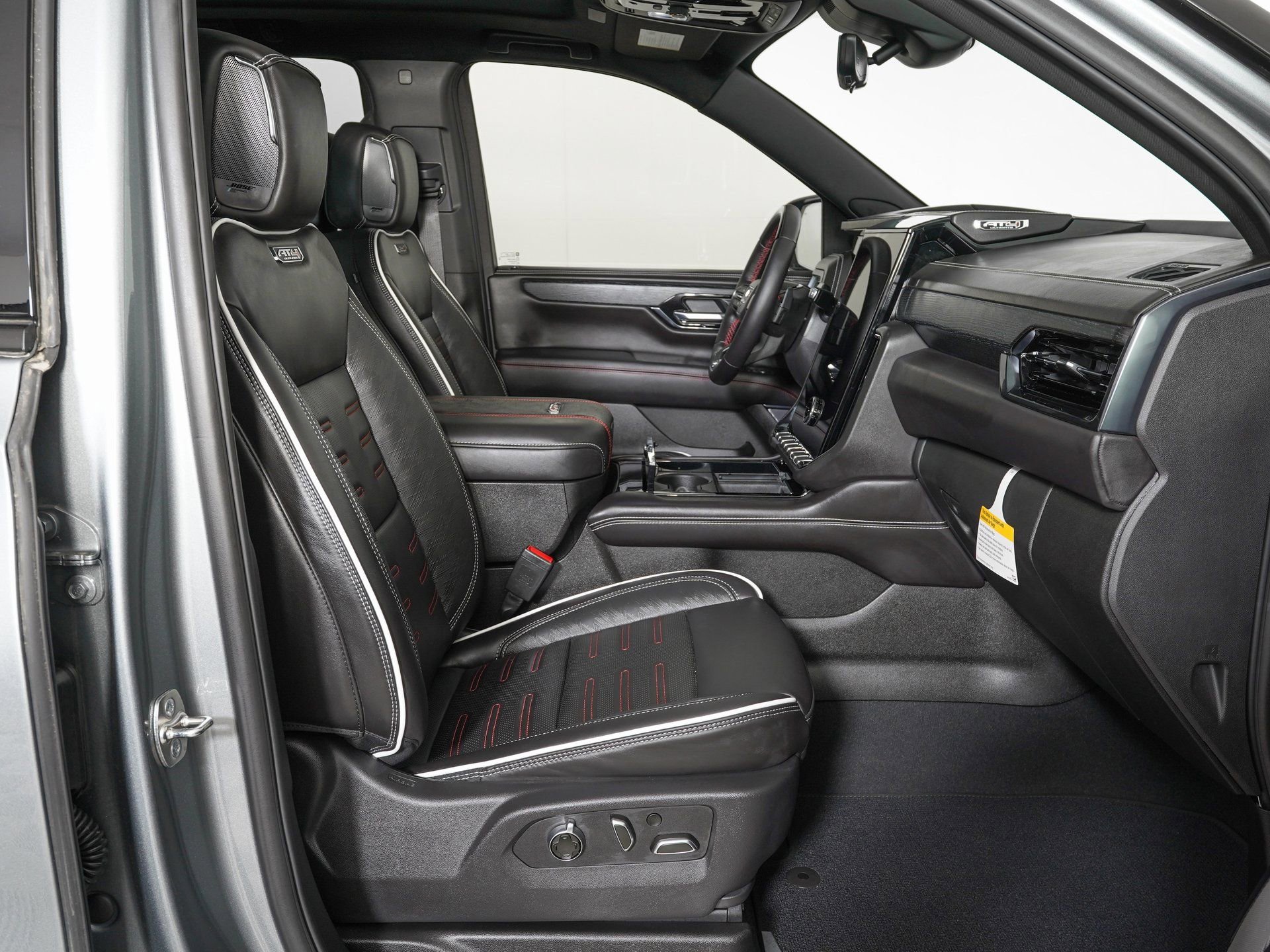 Used 2026 GMC Yukon XL AT4 Ultimate image 10