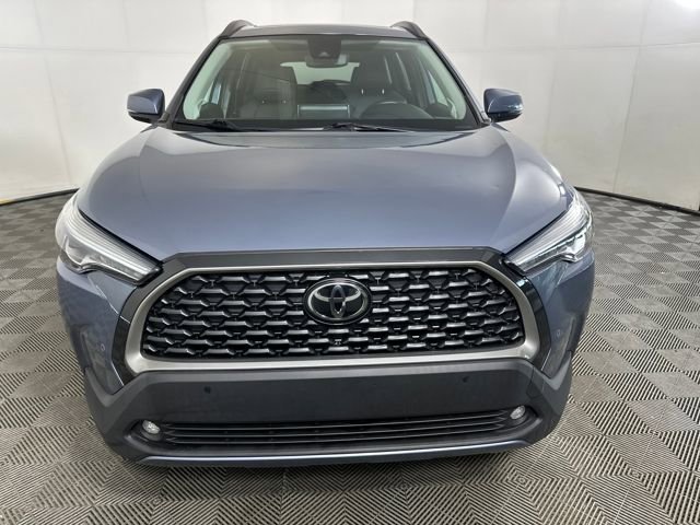 Used 2022 Toyota Corolla Cross XLE image 8