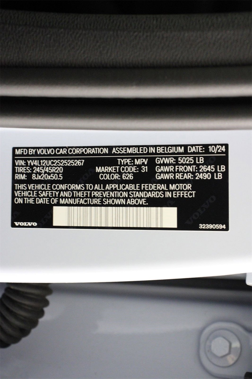 New 2025 Volvo XC40 B5 Plus w/ Climate Package image 17