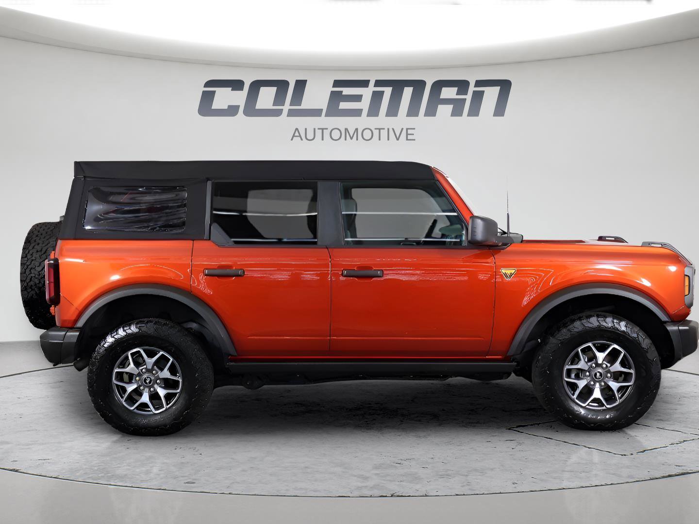 Used 2023 Ford Bronco Badlands image 4