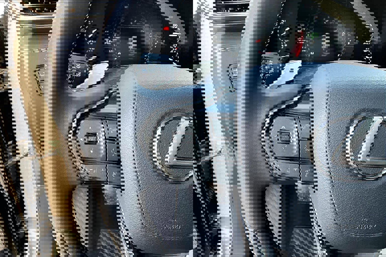 Used 2024 Lexus LX 600 4WD w/ Appearance Package image 22