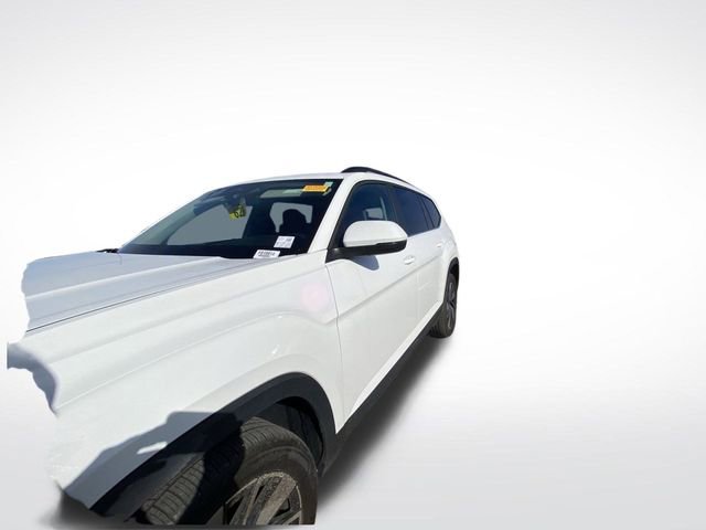 Used 2024 Volkswagen Atlas SE image 2