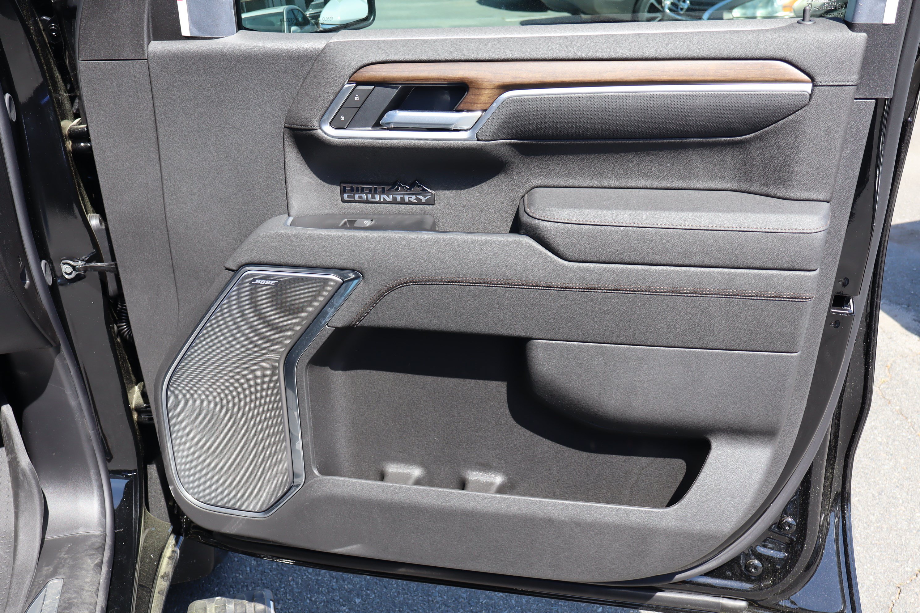 New 2026 Chevrolet Silverado 1500 High Country w/ High Country Premium Package AWD/4WD image 25