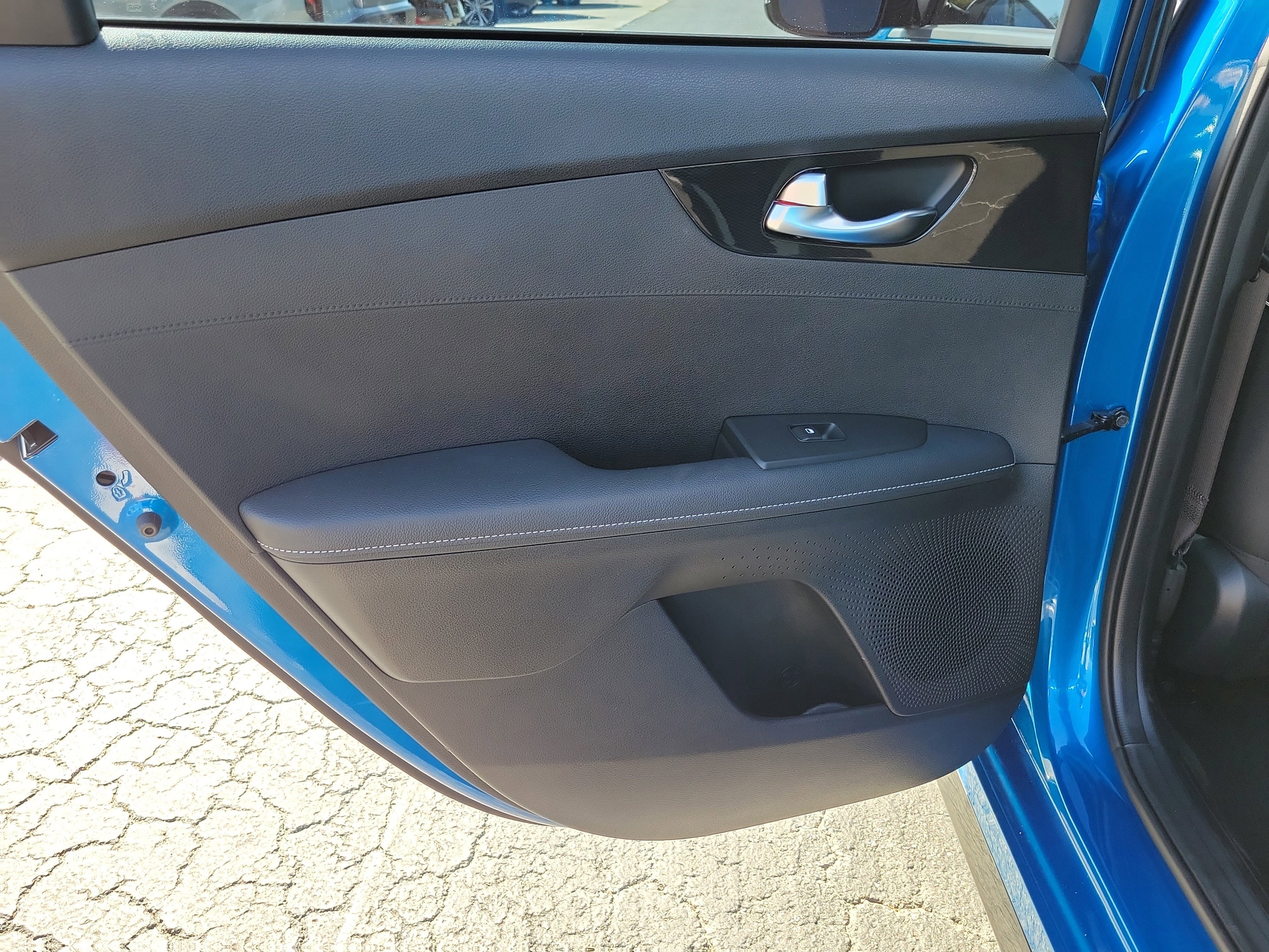 Used 2024 Kia Forte GT-Line FWD image 11