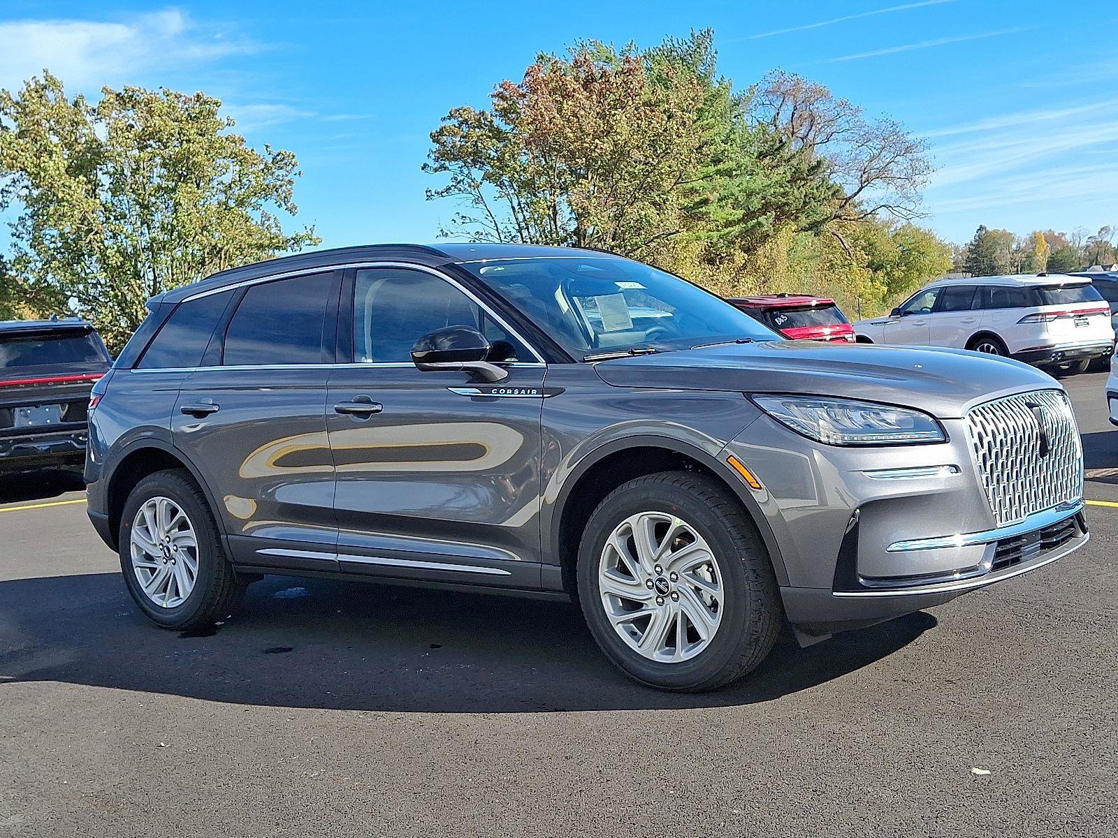 New 2026 Lincoln Corsair Premiere image 2