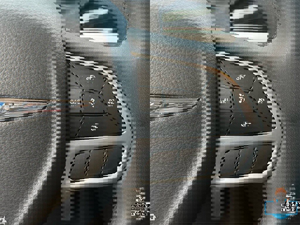 Certified 2023 Chrysler 300 Touring w/ Sport Appearance Package image 16