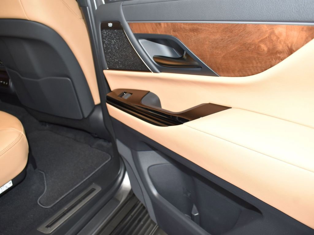 New 2026 Lexus LX 600 4WD w/ Luxury Package image 23