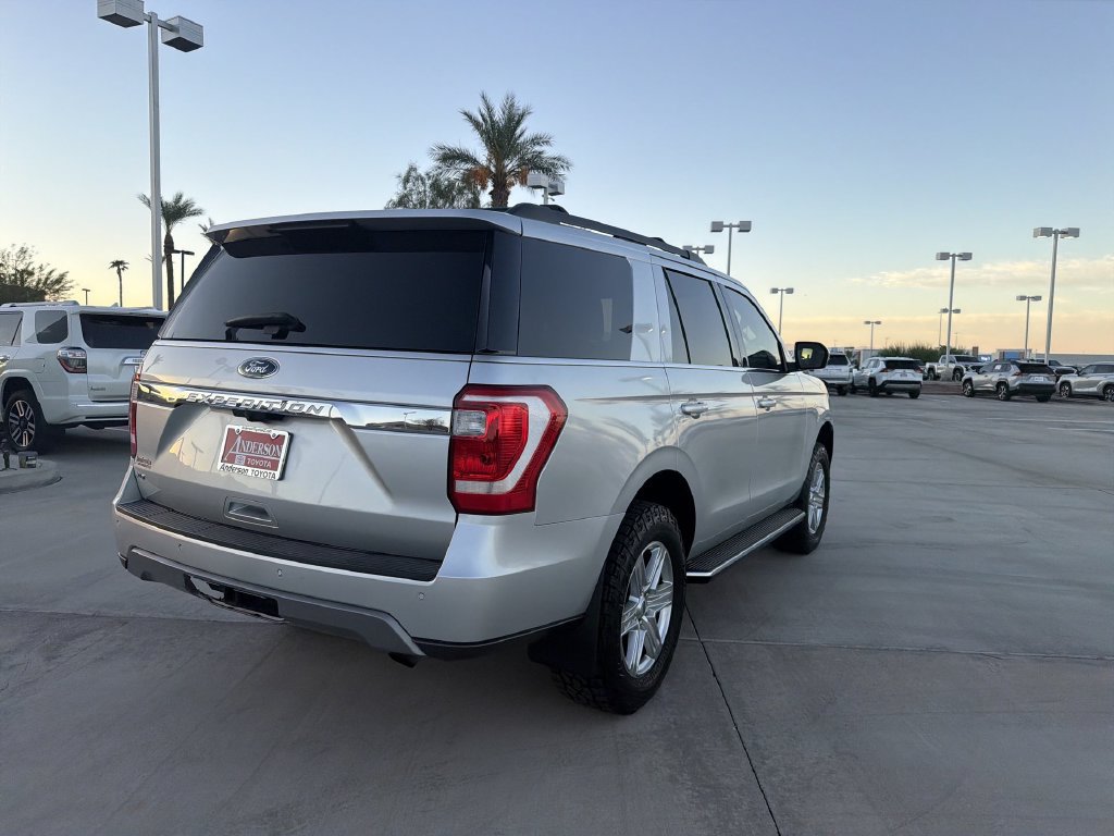 Used 2019 Ford Expedition XLT w/ Equipment Group 202A AWD/4WD image 5