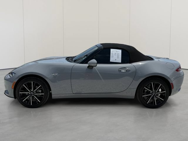 Used 2024 MAZDA MX-5 Miata Grand Touring RWD image 2