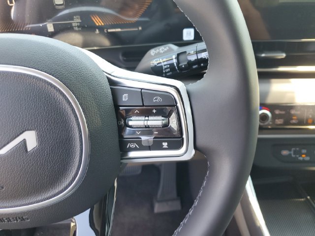 New 2026 Kia Carnival EX FWD image 29