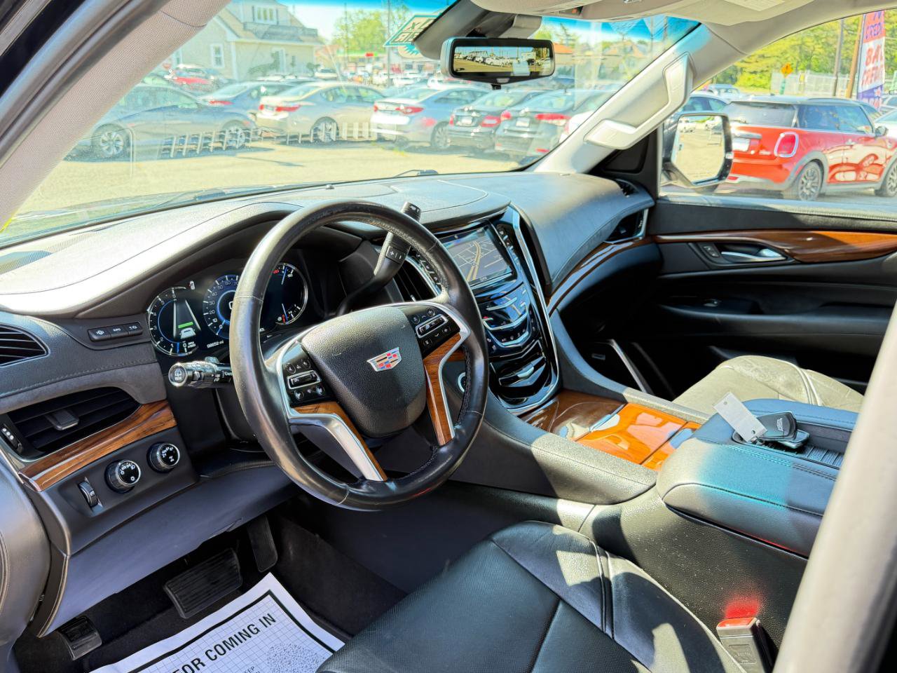 Used 2018 Cadillac Escalade Luxury AWD/4WD image 10