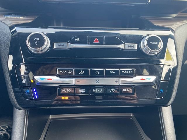 Used 2023 Ford Explorer Limited image 48