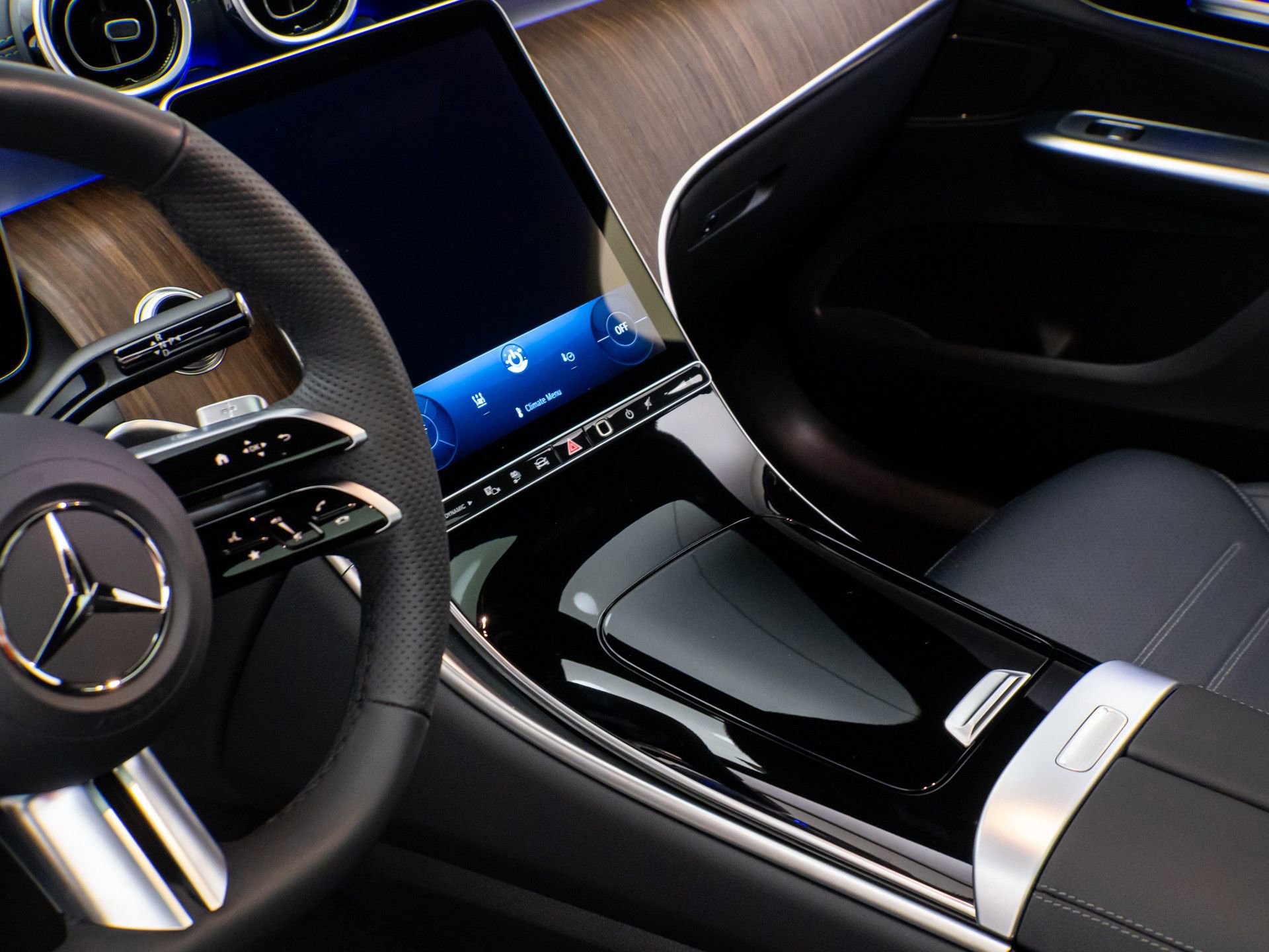 Certified 2025 Mercedes-Benz GLC 350e 4MATIC image 13