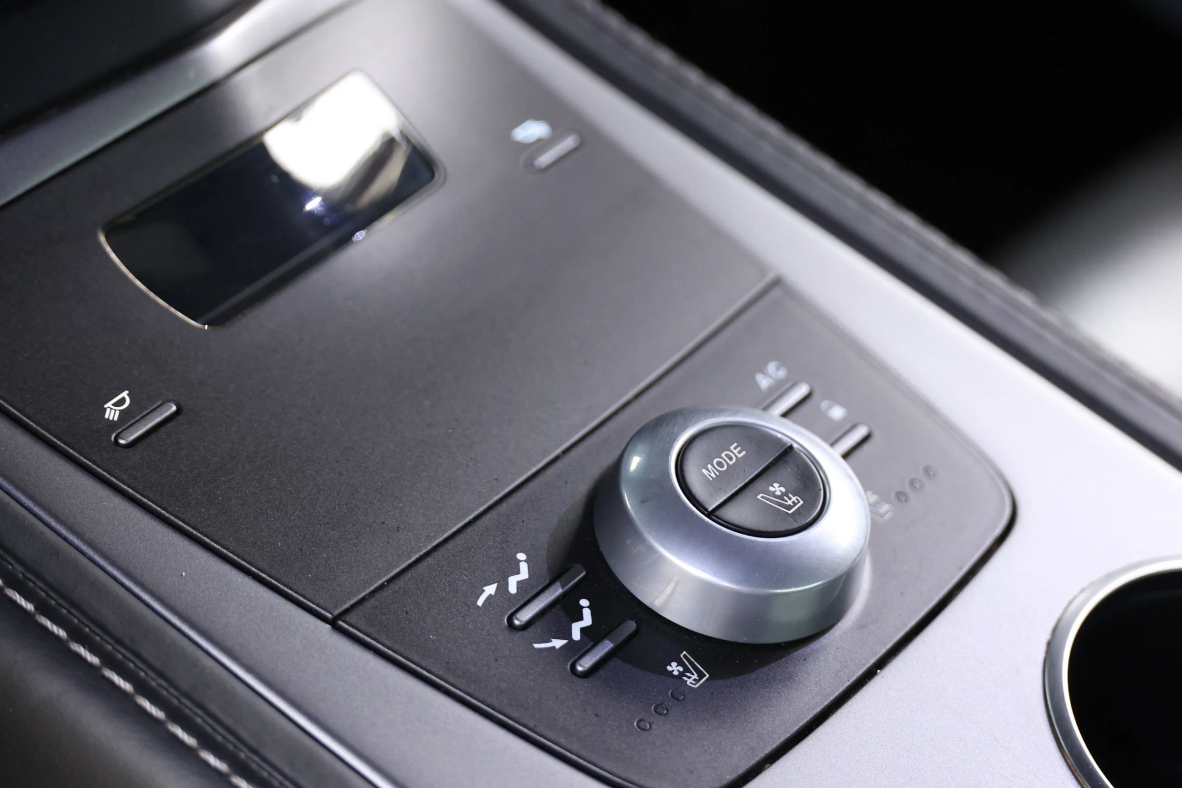 Used 2015 Aston Martin Rapide S RWD image 54