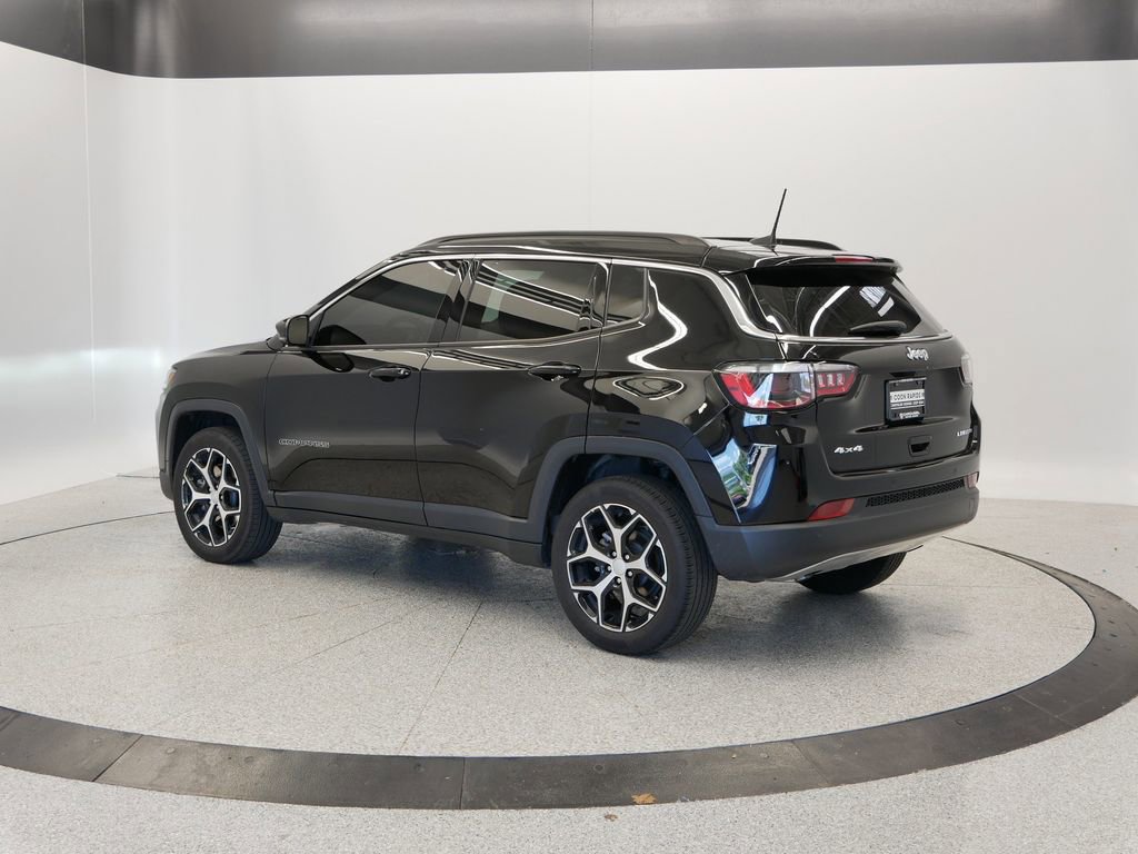 Certified 2024 Jeep Compass Limited image 3