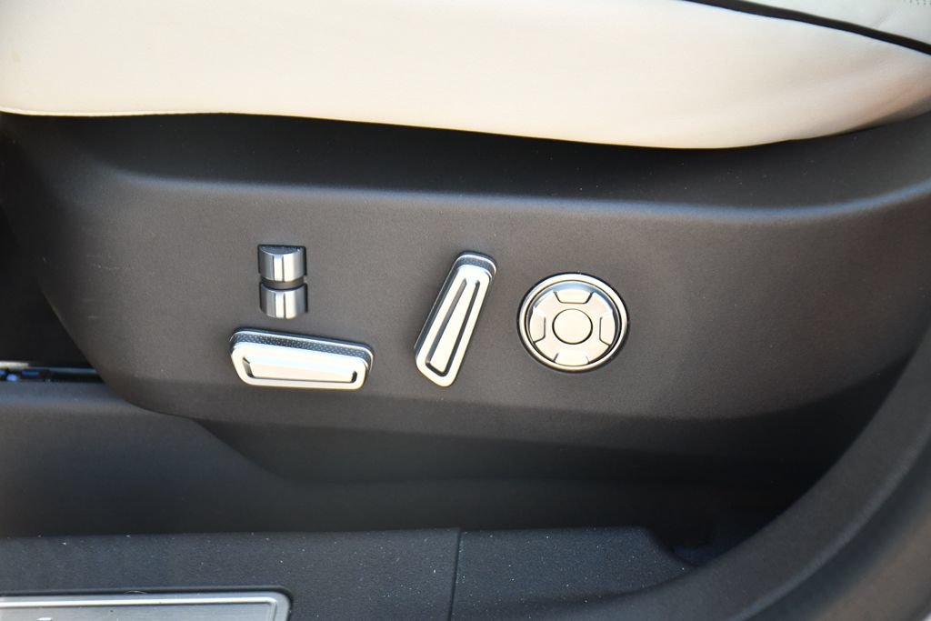 Used 2024 Lincoln Nautilus Black Label AWD/4WD image 26
