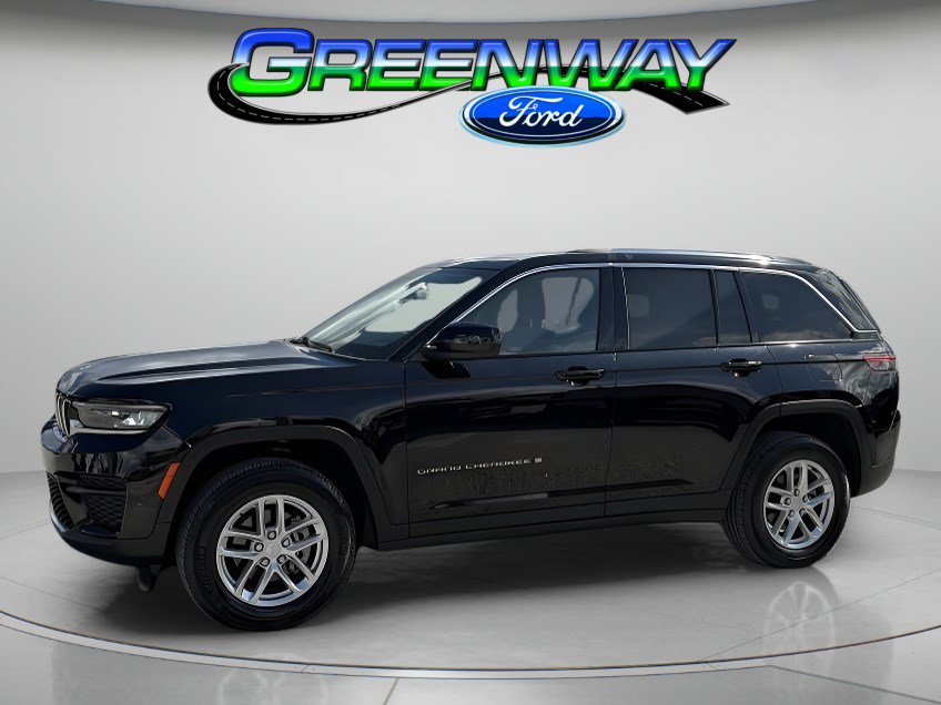 Used 2023 Jeep Grand Cherokee Laredo w/ Luxury Tech Group I