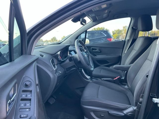 Used 2020 Chevrolet Trax LT FWD image 27