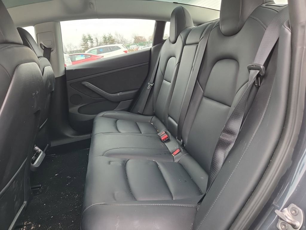 Used 2023 Tesla Model 3 Standard Range image 4