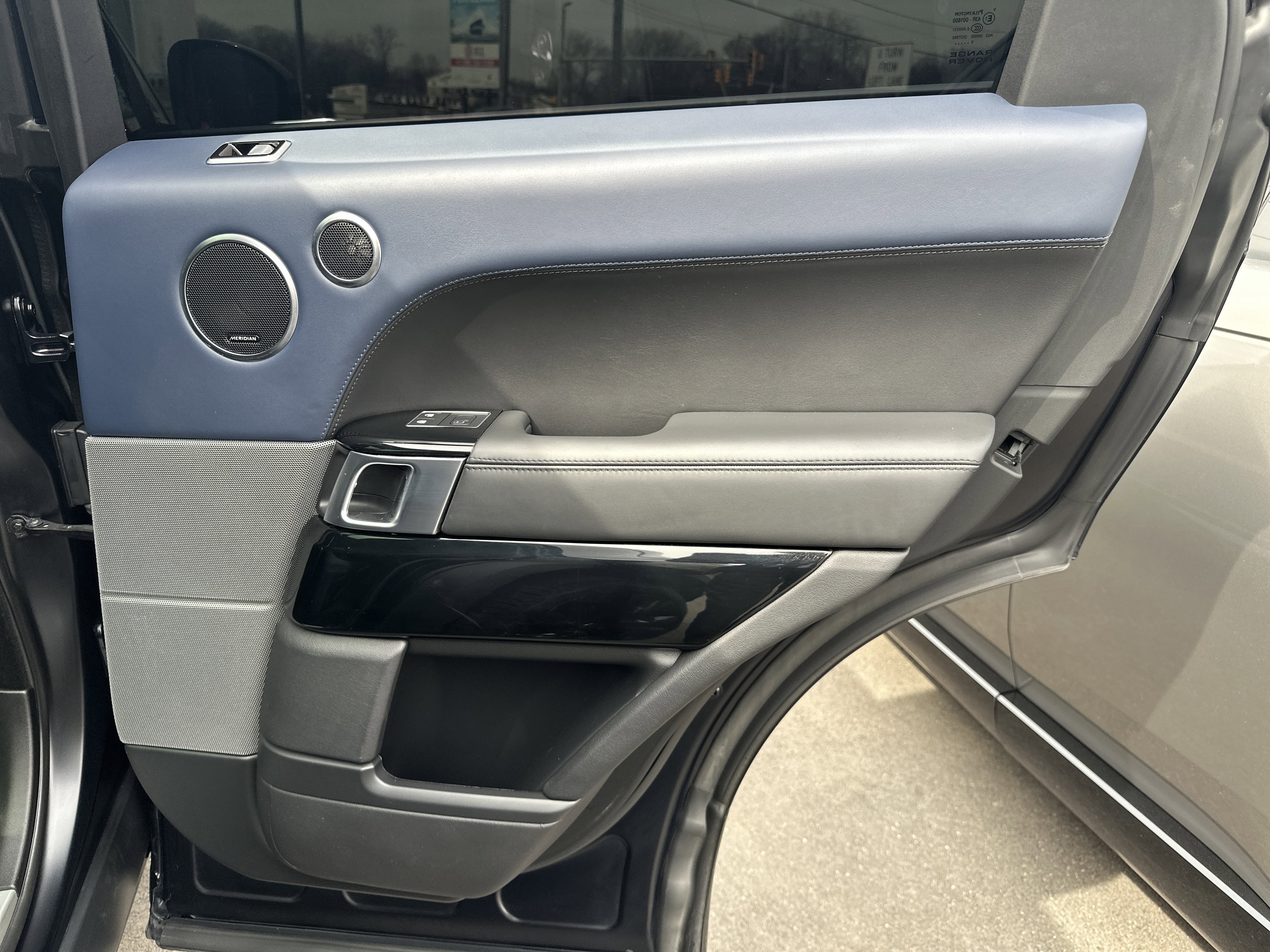 Used 2021 Land Rover Range Rover Sport HST image 19