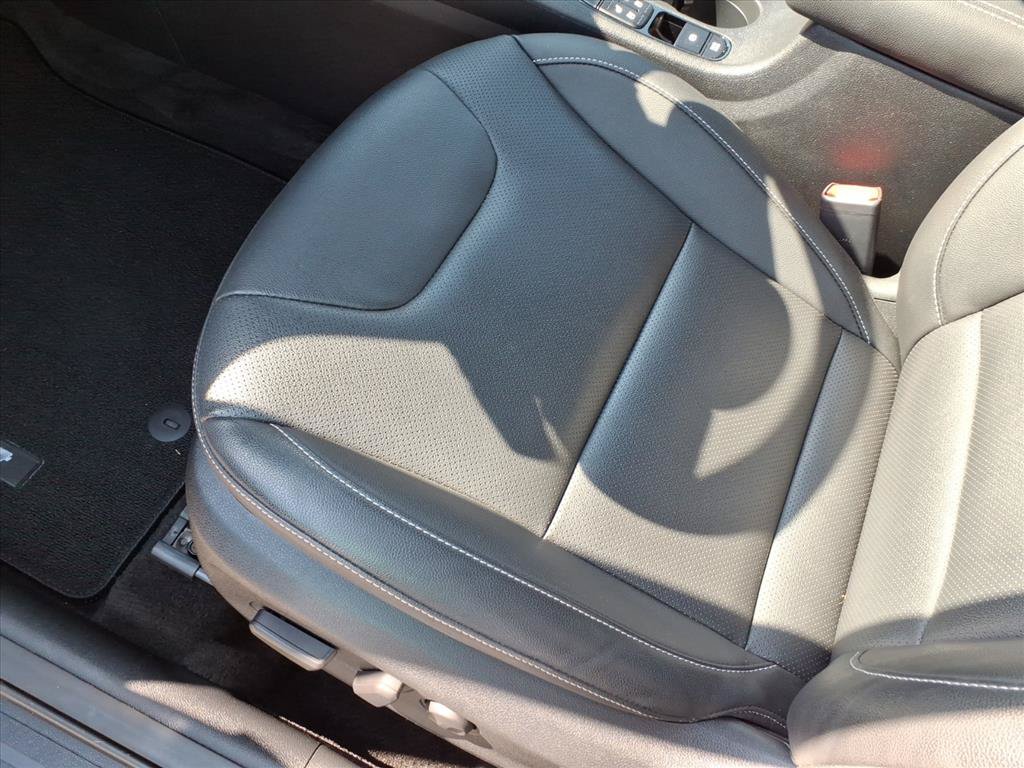 Used 2020 Kia Niro EX Premium FWD image 20