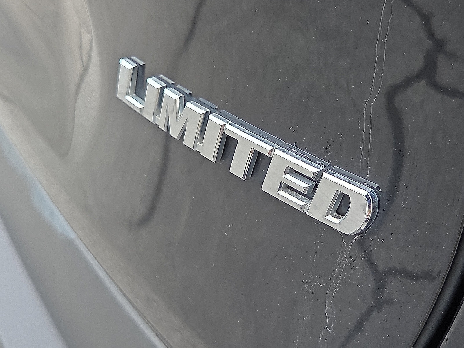 Used 2019 Toyota RAV4 Limited FWD image 16