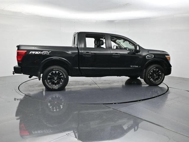 Used 2017 Nissan Titan PRO-4X w/ Pro-4x Convenience Package AWD/4WD video 2