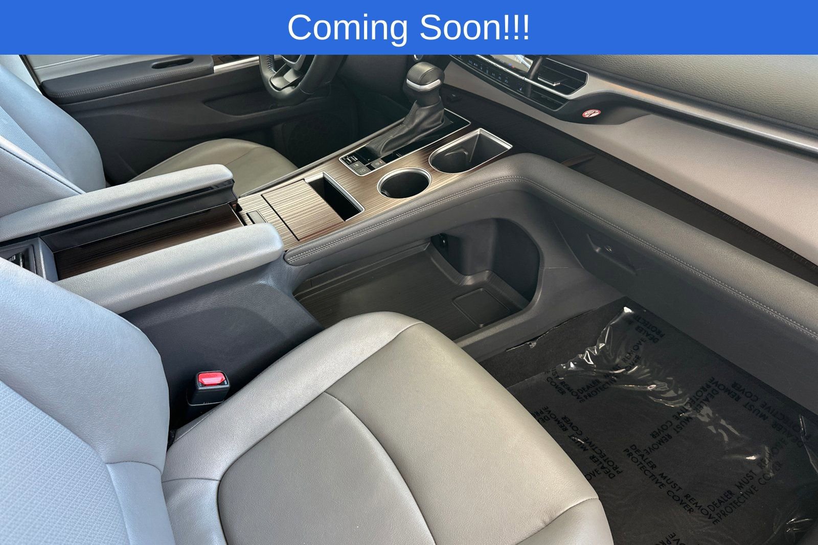 Used 2023 Toyota Sienna XLE image 18