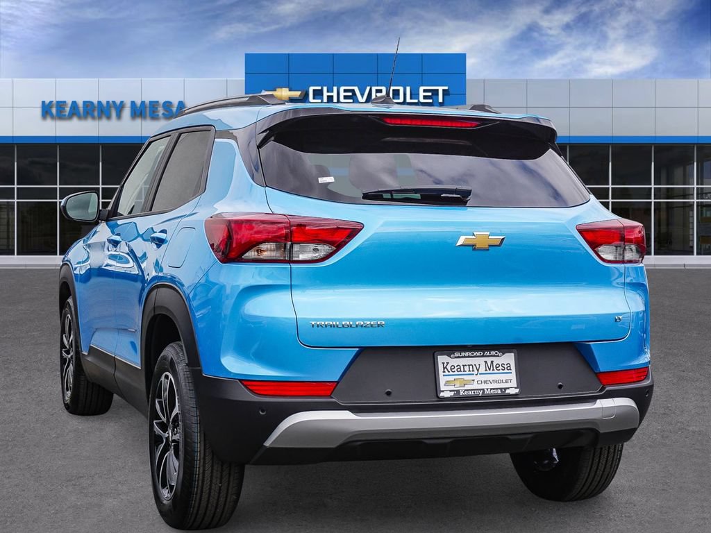 New 2026 Chevrolet TrailBlazer LT w/ LT Cold Weather Package FWD image 4