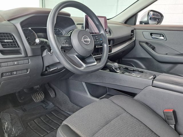 Used 2023 Nissan Rogue SV FWD image 8