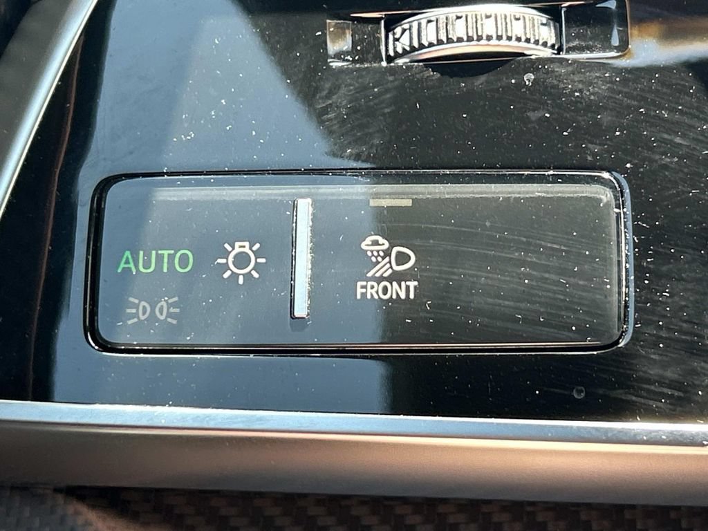 Used 2024 Audi SQ8 Prestige AWD/4WD image 32