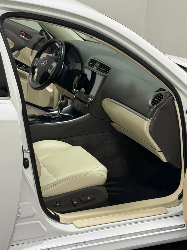 Used 2013 Lexus IS 250 RWD image 11