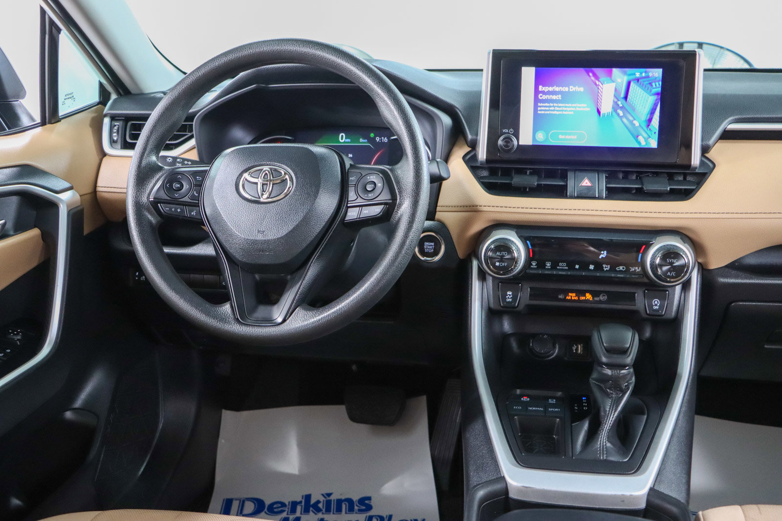 Used 2024 Toyota RAV4 XLE w/ Convenience Package FWD image 18