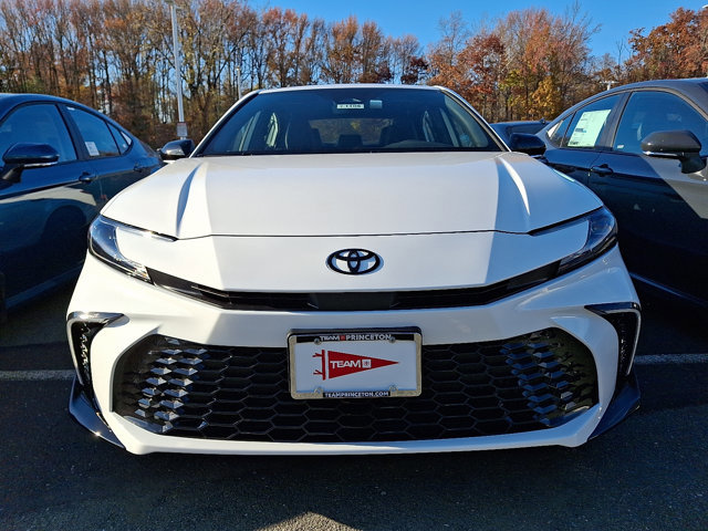 New 2026 Toyota Camry Hybrid image 2