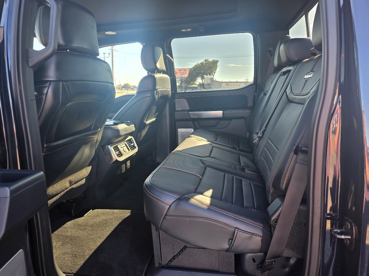 Used 2024 Ford F250 Platinum w/ FX4 Off-Road Package image 13