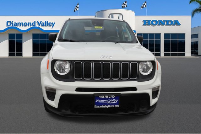 Used 2023 Jeep Renegade Latitude image 2