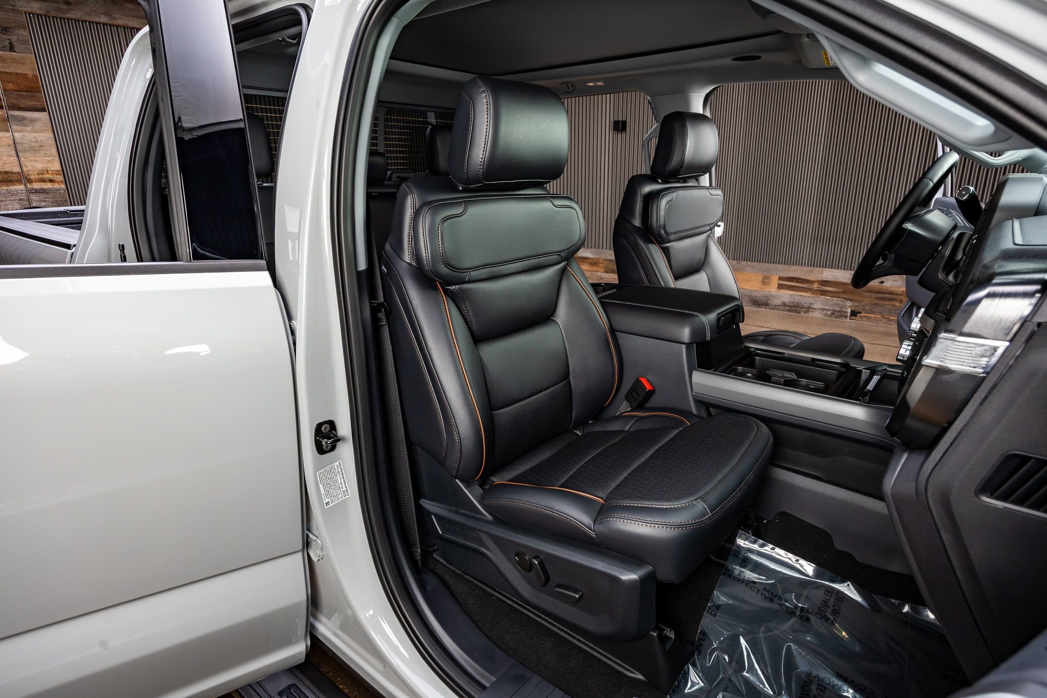 Used 2026 Ford F250 Lariat w/ Black Appearance Package image 31