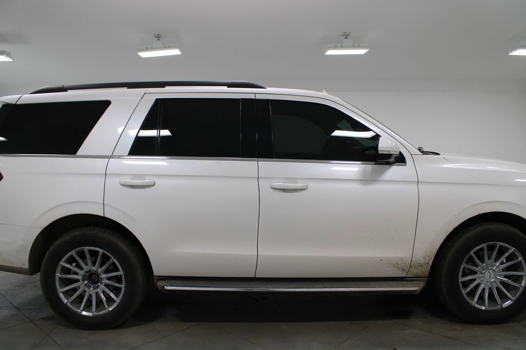 Used 2018 Ford Expedition XLT w/ Equipment Group 202A image 11