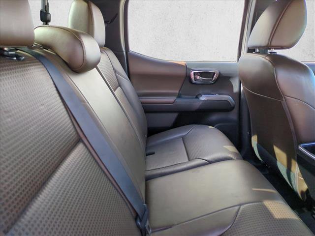 Used 2016 Toyota Tacoma Limited w/ Towing Package AWD/4WD image 20