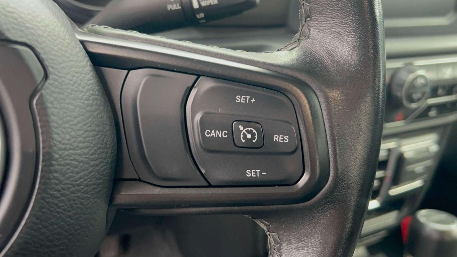 Used 2023 Jeep Gladiator Sport AWD/4WD image 18