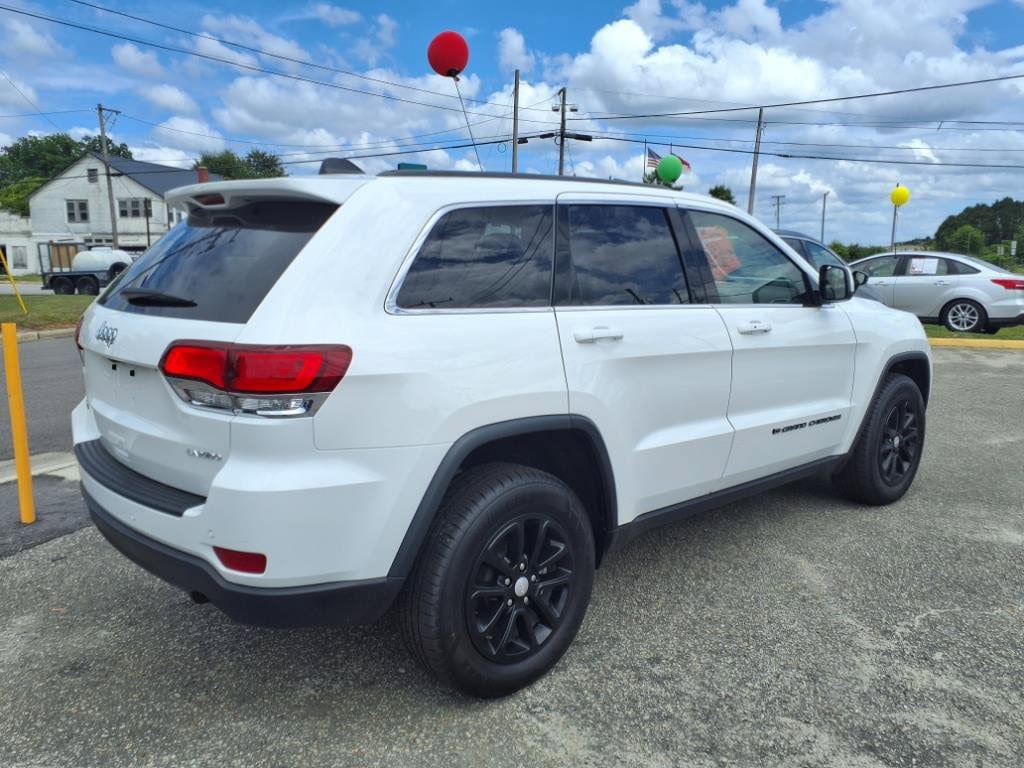 Used 2022 Jeep Grand Cherokee Laredo E AWD/4WD image 3
