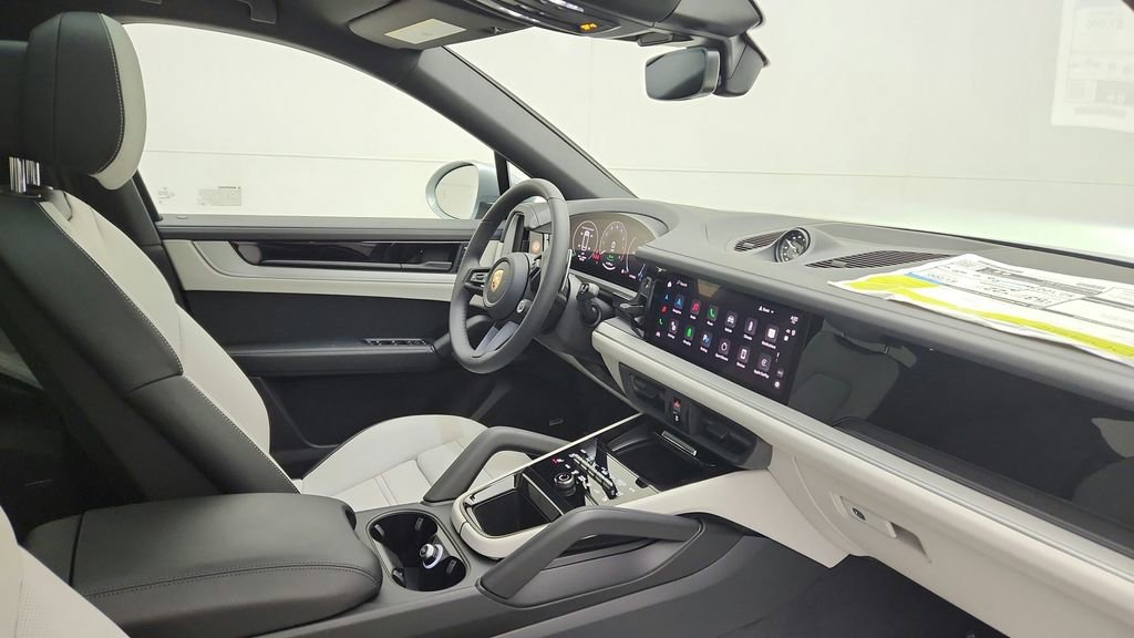 Certified 2025 Porsche Cayenne E-Hybrid Coupe image 41
