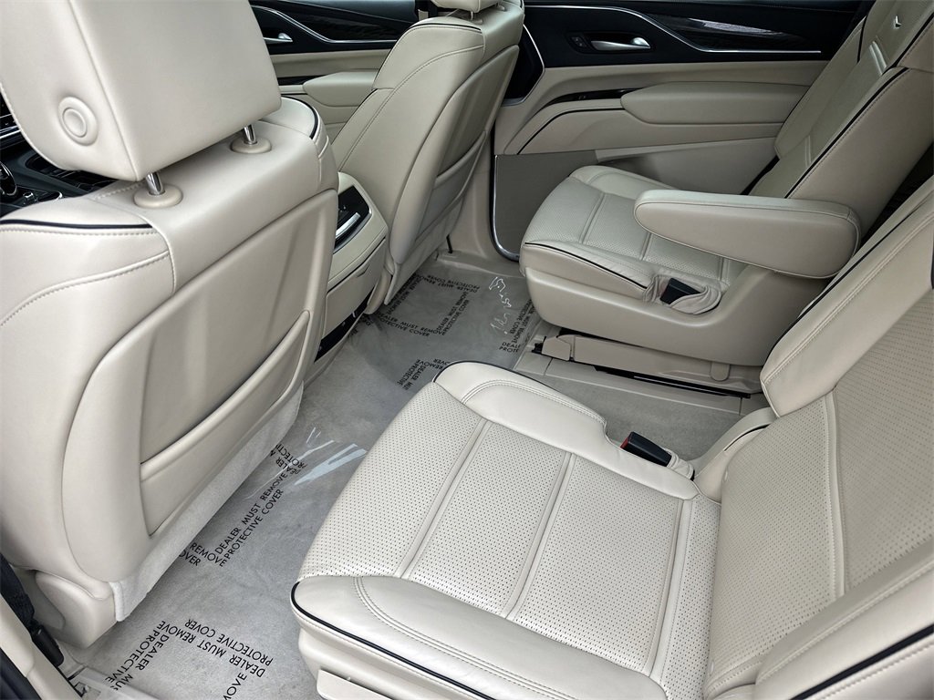 Used 2024 Cadillac Escalade Premium Luxury image 27