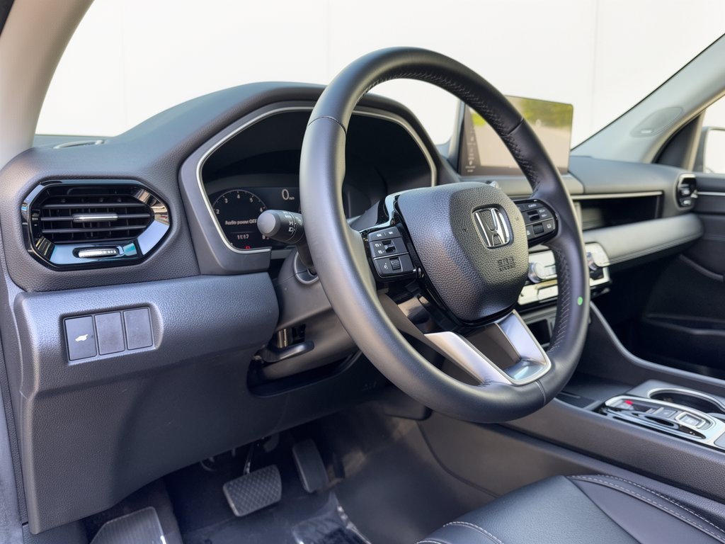 Used 2026 Honda Pilot Touring image 4