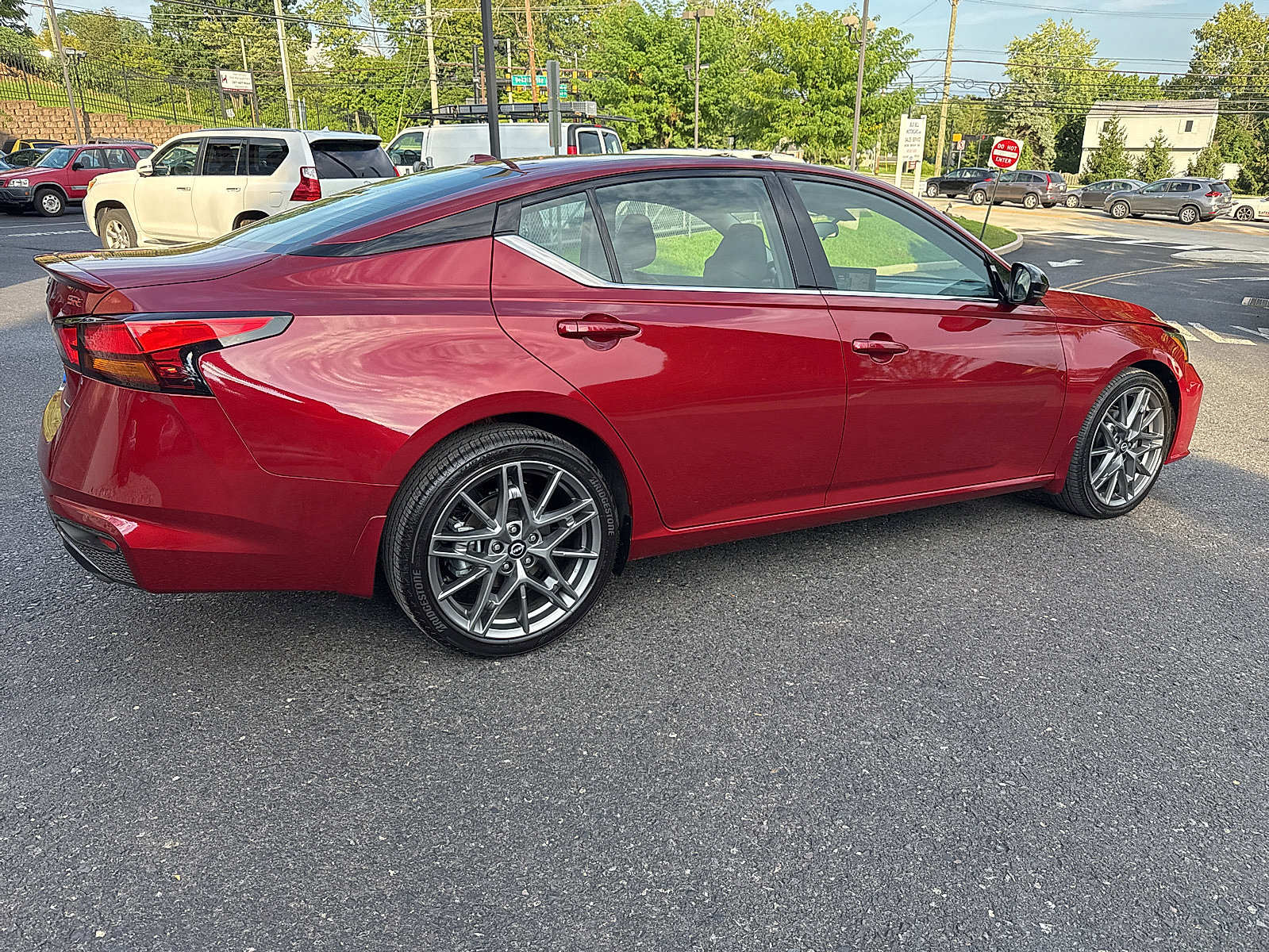 Used 2024 Nissan Altima 2.0 SR FWD image 4