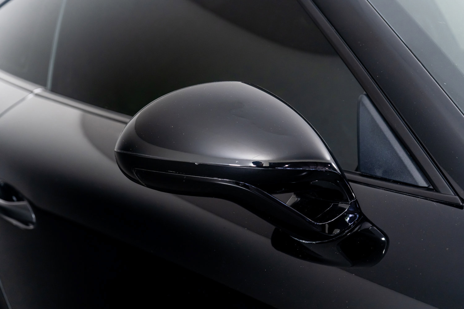 Used 2019 Porsche 911 Turbo w/ Light Design Package image 25