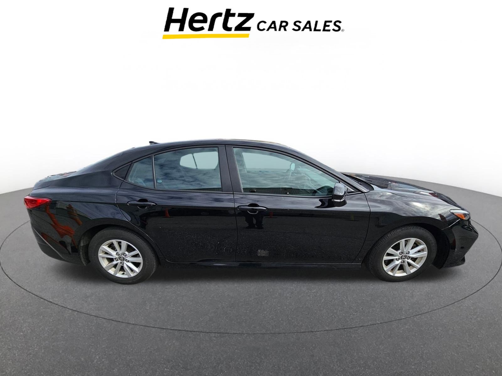 Used 2025 Toyota Camry LE image 7
