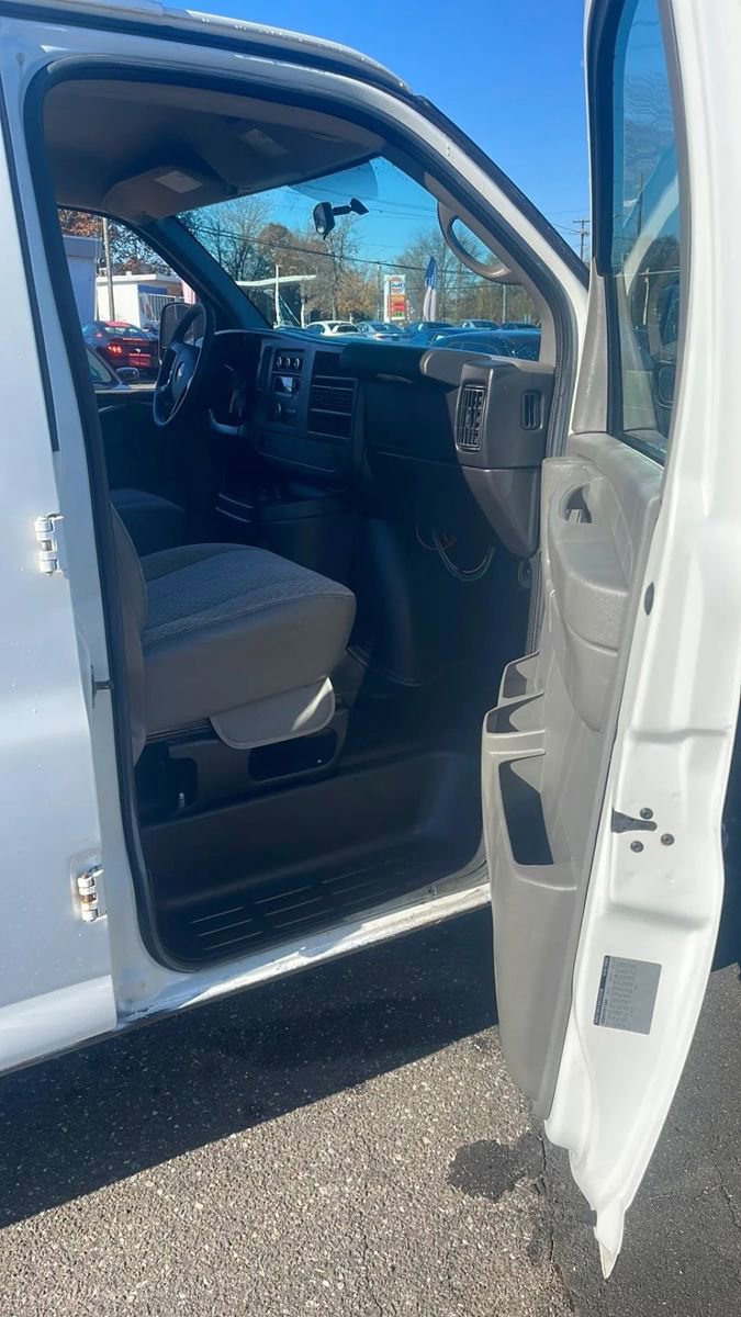 Used 2013 Chevrolet Express 1500 AWD image 10