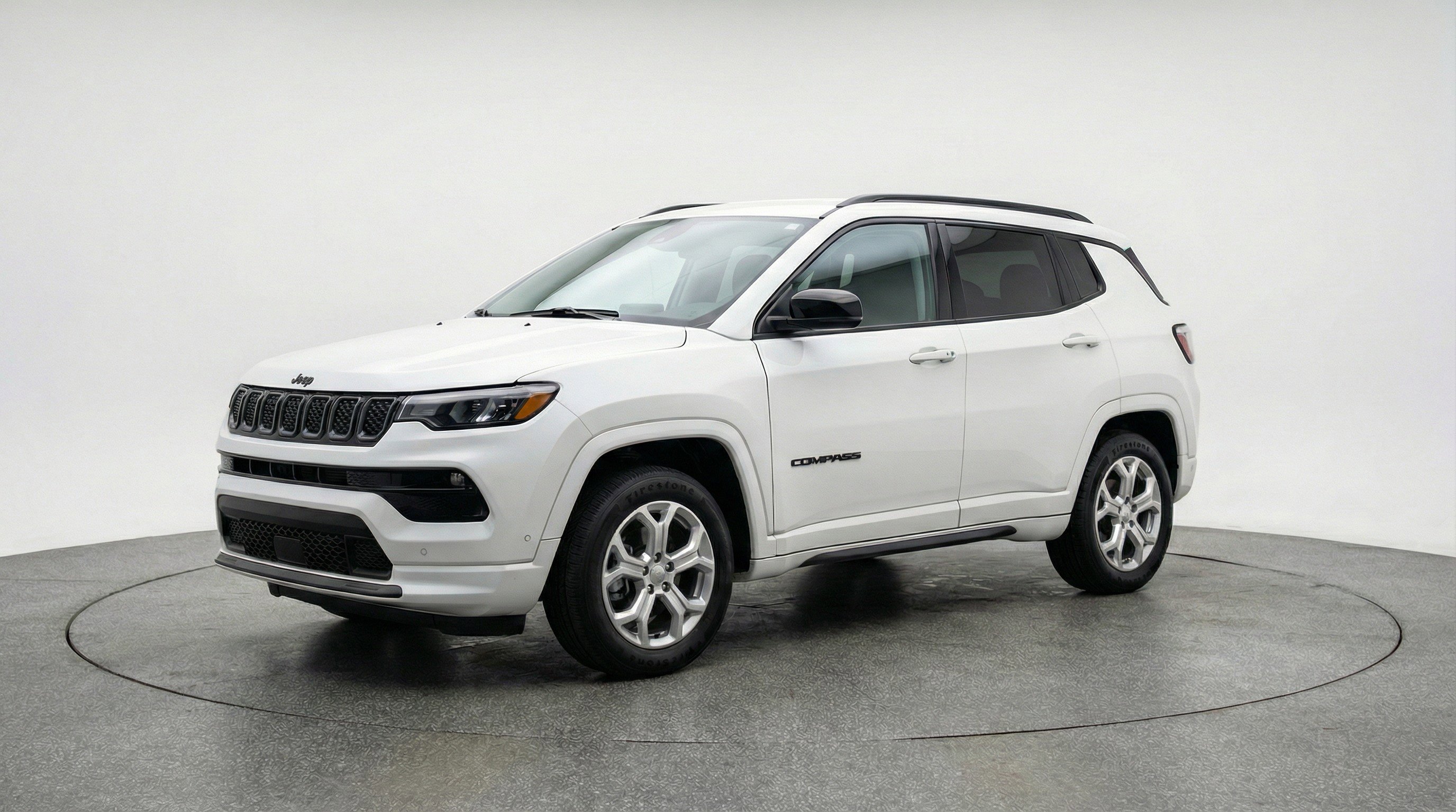 Used 2025 Jeep Compass Latitude image 3